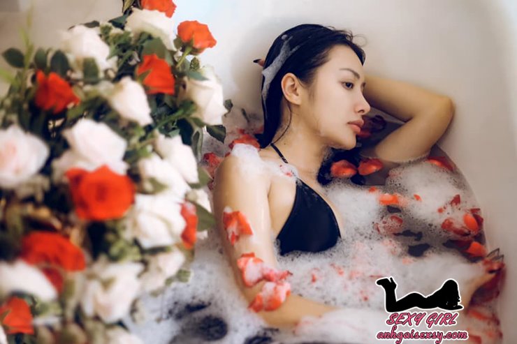 Bộ ảnh Yaya Trương Nhi mặc bikini sexy