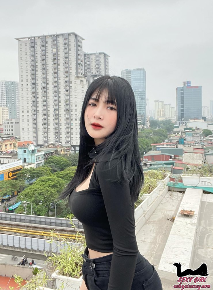 Hình ảnh Quỳnh Alee với body chuẩn hot girl